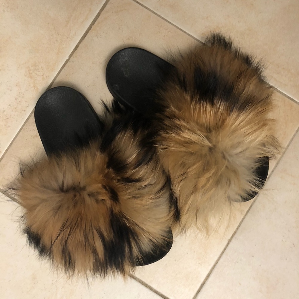 LUXURIOUS REAL Fur sandals size 6.5